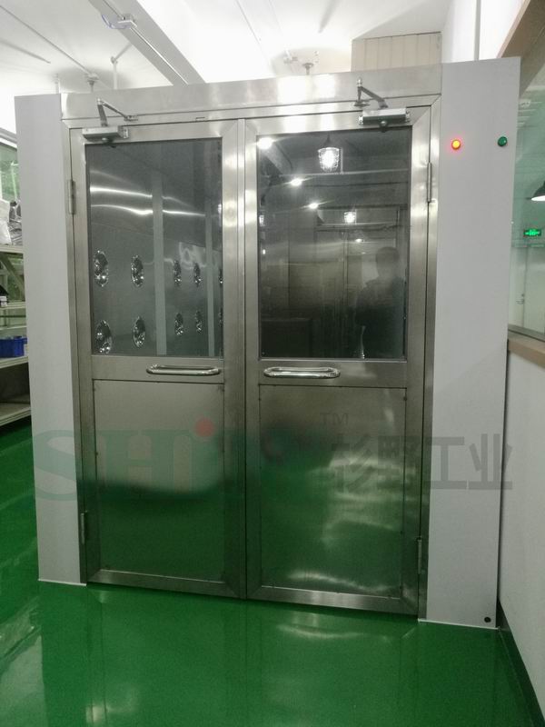 風淋室貨淋通道